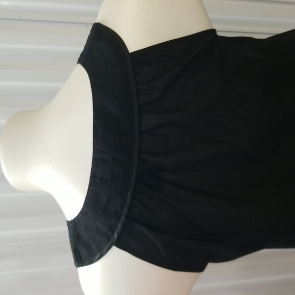 🎉Host Pick 🎉Lane Bryant Black Sleeveless Top with Gold accents on collar - Picture 4 of 7